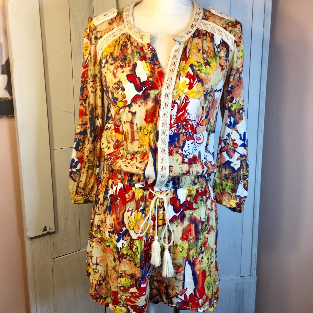 Chelsea & Violet Floral/Embroidery Short/Romper SM